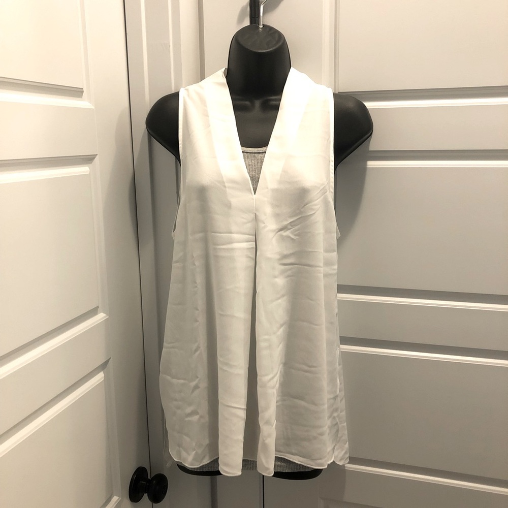 💖 NWOT BKE red label white semi-sheer sleeveless v-neck top! Size M